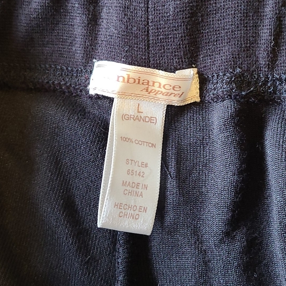 Ladies athletic velvet pants - Picture 3 of 3